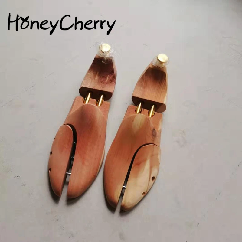 Shoe Tree Cedar - Cederhout schoenbrace massief hout verstelbare lederen